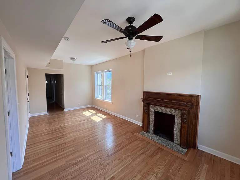 4449 N Broadway St #3 — Photo 2