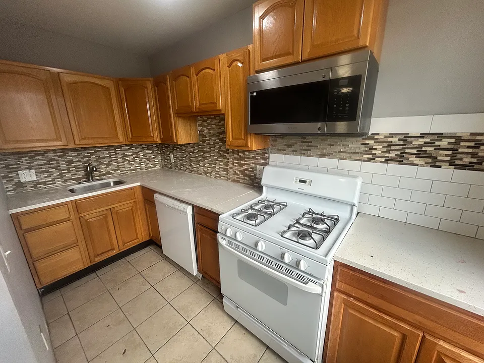 5101-21 Walnut St #200