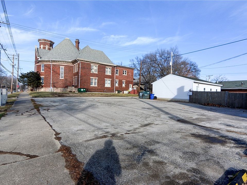 Building Photo 4