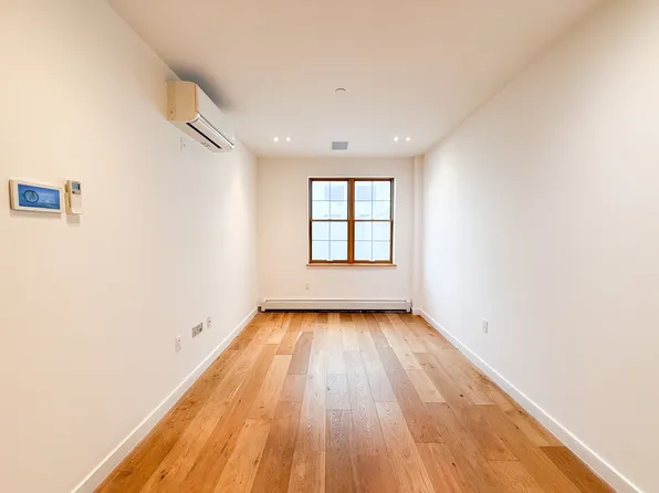 10 Palmetto Street image 4 of 9