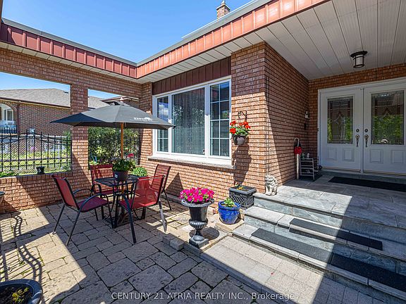 3rd image of 33 Morbank Dr