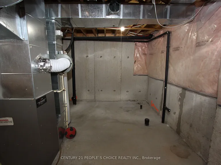 14 Thornbush Blvd — Photo 32