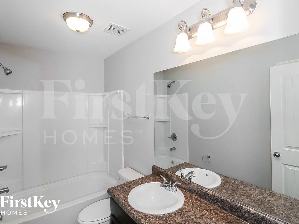 555 Westridge Cir