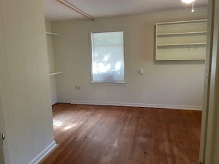 1025 W Sloan St — Photo 4