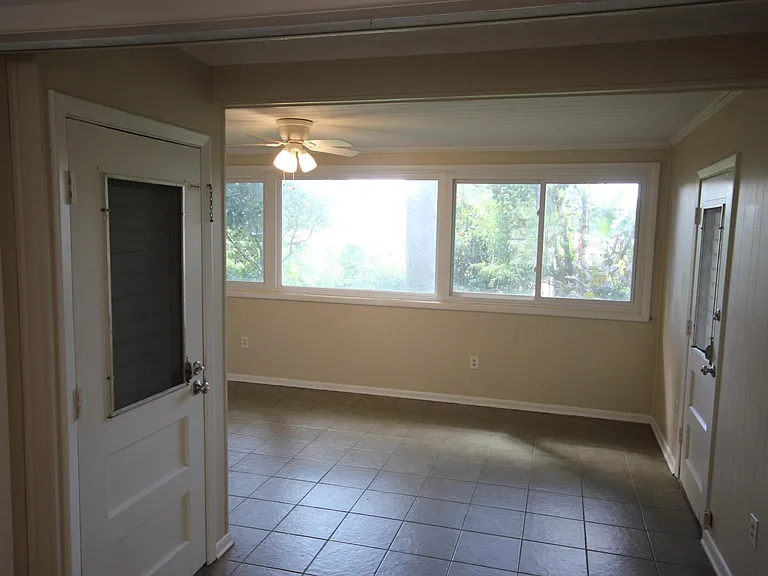 Lanai entry