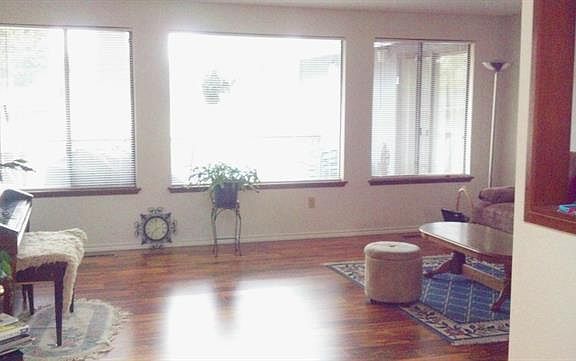 3rd image of 306 B St SW