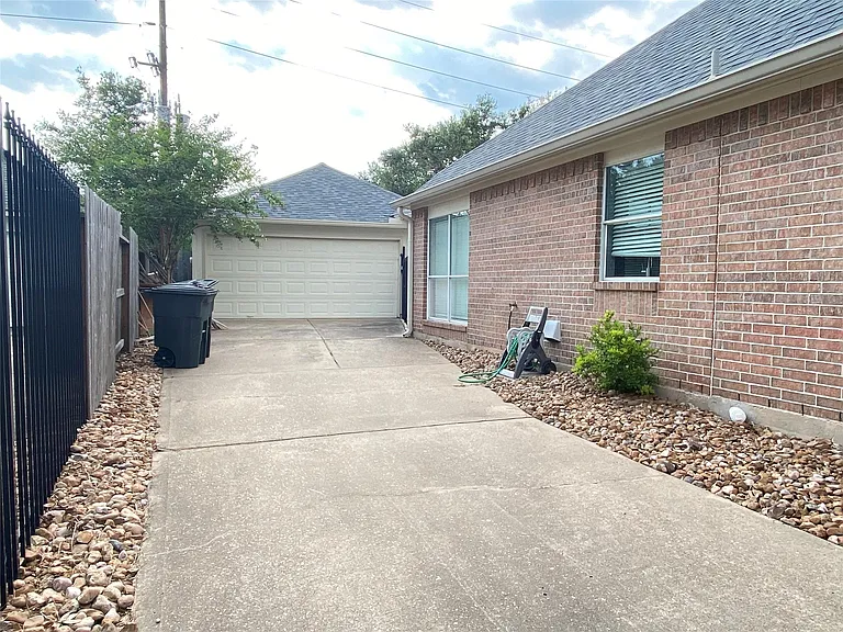 2222 Alberton Ln — Photo 26