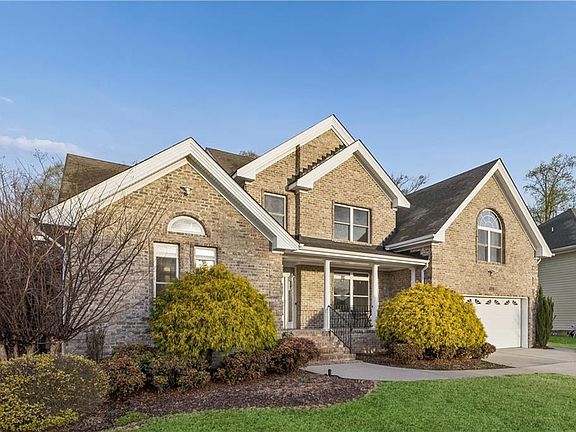 2nd image of 320 Riviara Pl