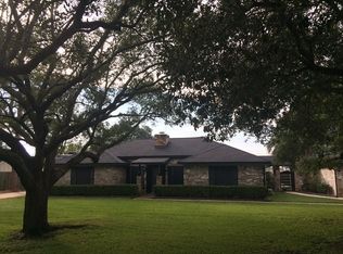 115 W Bronco Bend St, Angleton, TX 77515