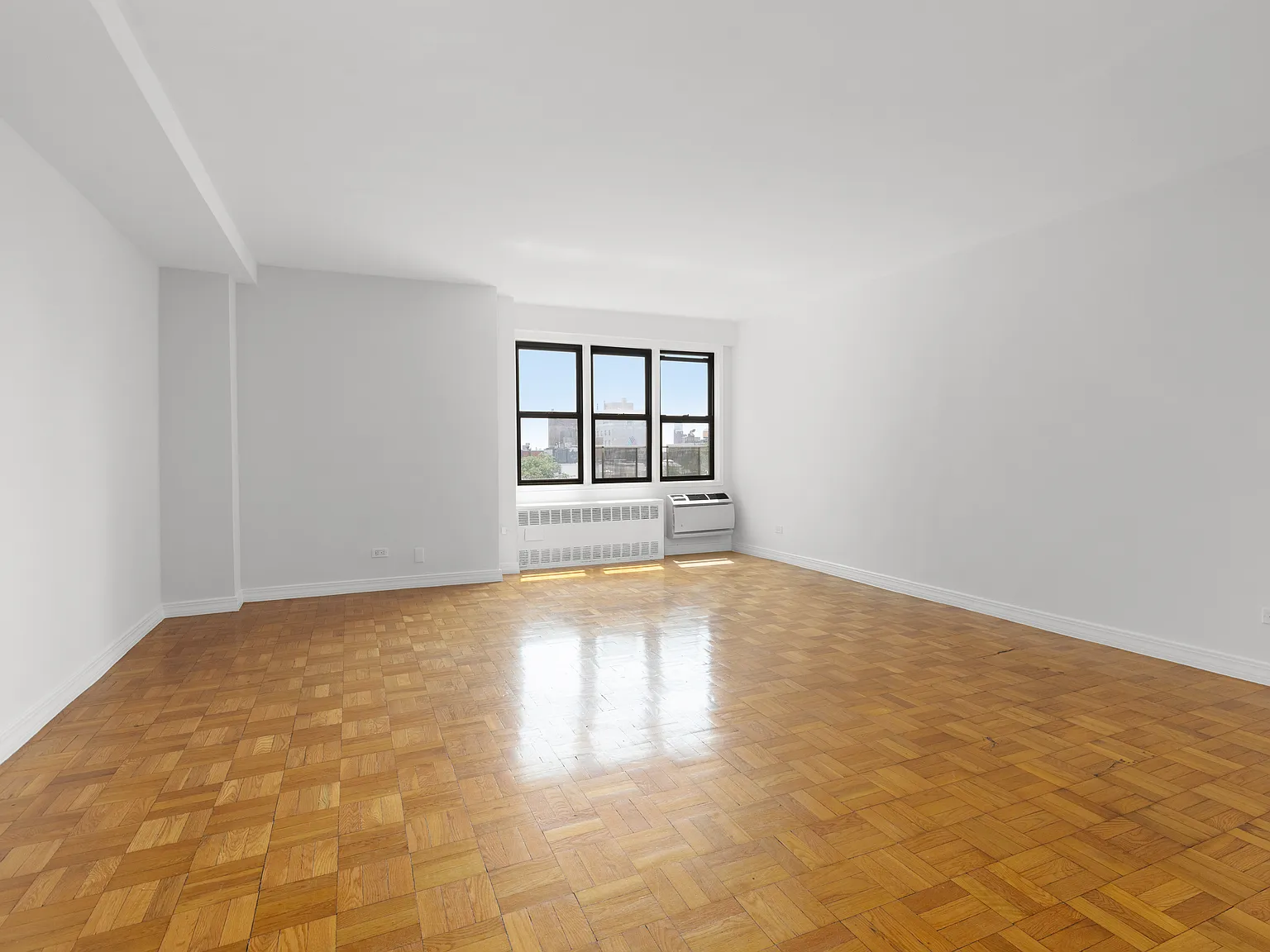200 East 15th Street — Photo 2