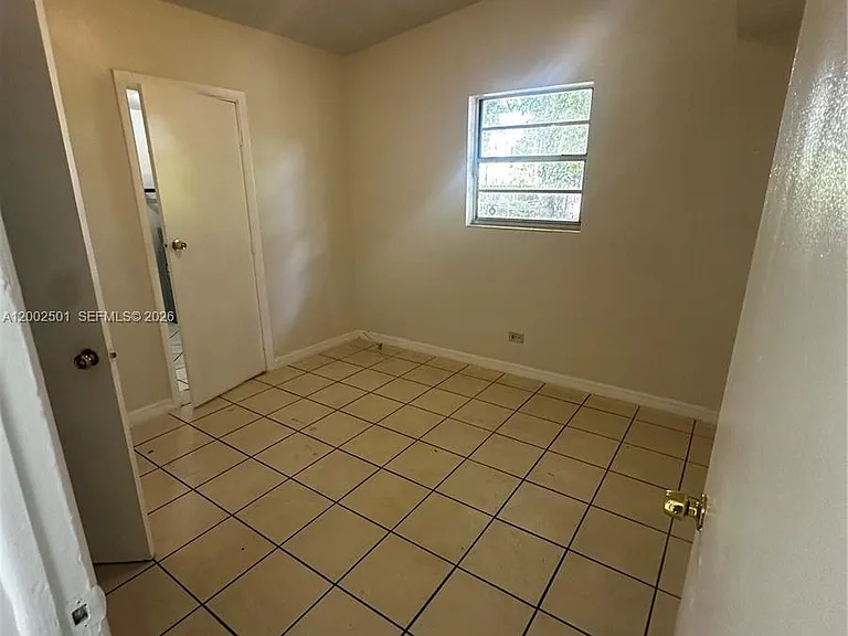 821 SW 2nd St — Photo 15