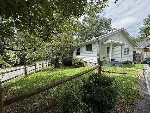 Great yard on corner lot...