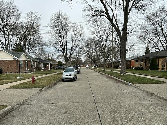 4th image of 32189 Judilane St
