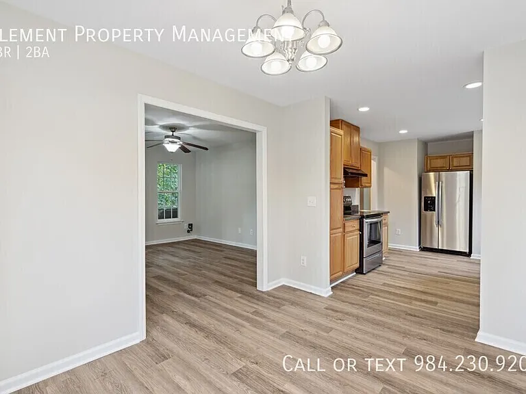 338 E Spring St — Photo 7