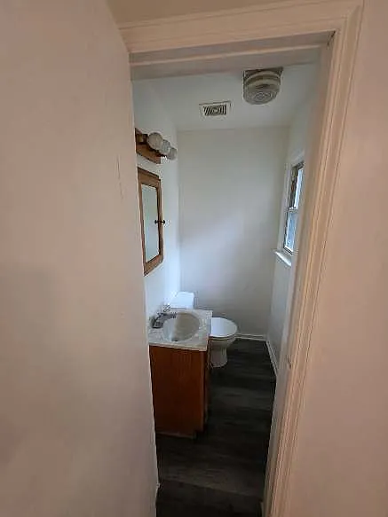 3 bed, 1.5 bath, 1221 sqft, $1,850 — Photo 1