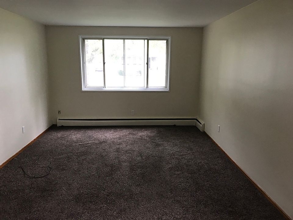 1st image of 373 Broad St APT 1