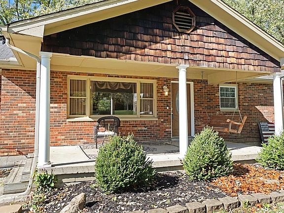 3rd image of 7023 Sparks Ln