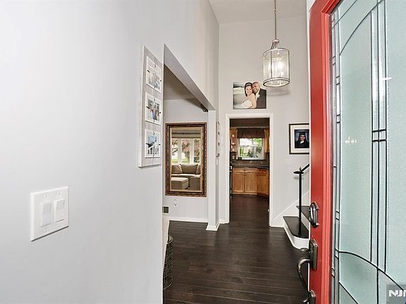 3rd image of 30 Brookfield Rd