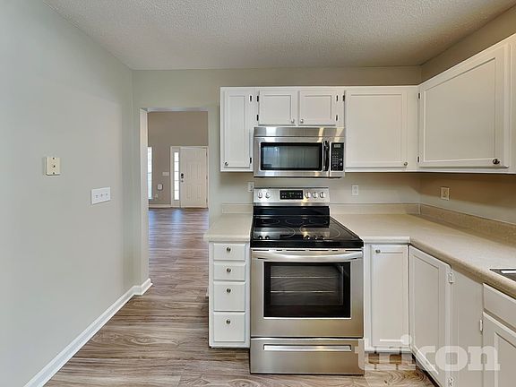5th image of 524 Chisolm Way