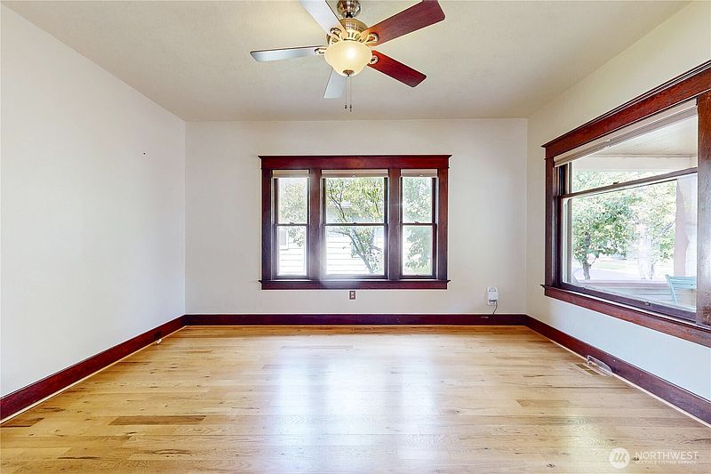 5th image of 546 Locust Street