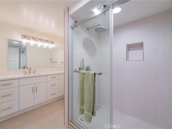 13902 Thunderbird Dr APT 8J, Seal Beach, CA 90740