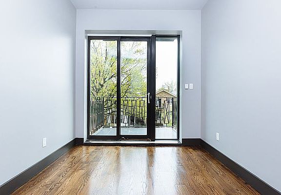 3rd image of 239 Hawthorne St #4G