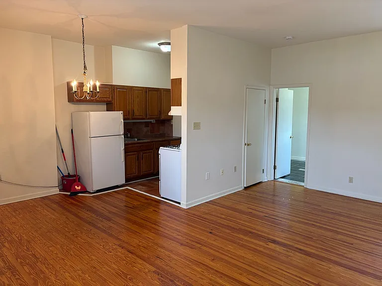 1505 Bywood Ave — Photo 3