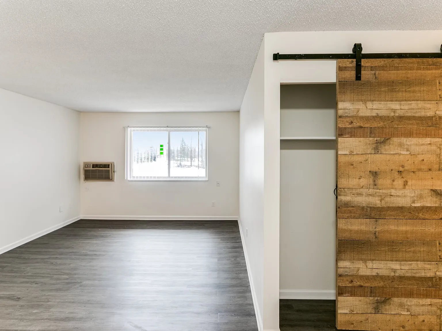 2 bed, 1000 sqft, $1,000 — Photo 2