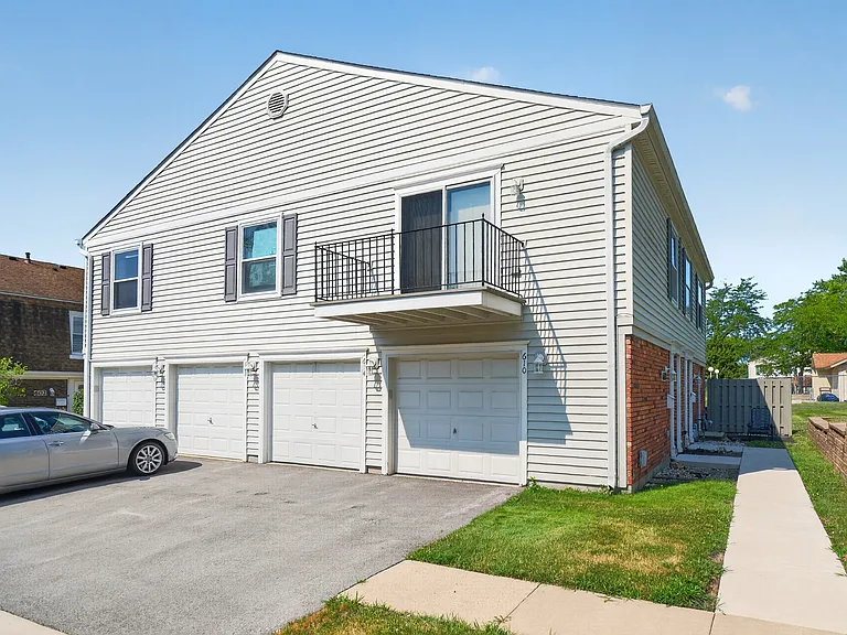 614 Bryn Mawr Ct — Photo 9
