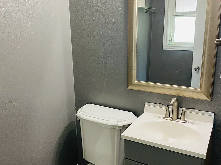 907 W Olive Ave — Photo 18