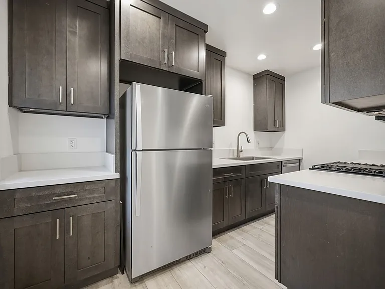 410 Lucas Ave — Photo 24
