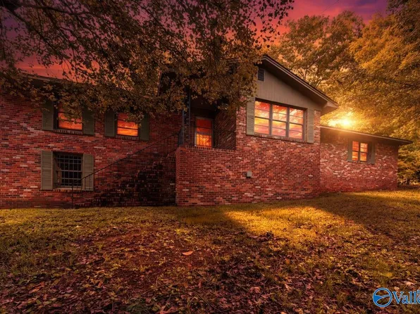 302 Jo Canyon Dr, Gadsden, AL 35905