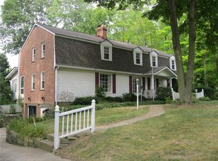 2781 Erie Dr, Akron, OH 44333