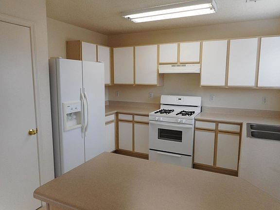3rd image of 8400 Casa Morena Ct NW