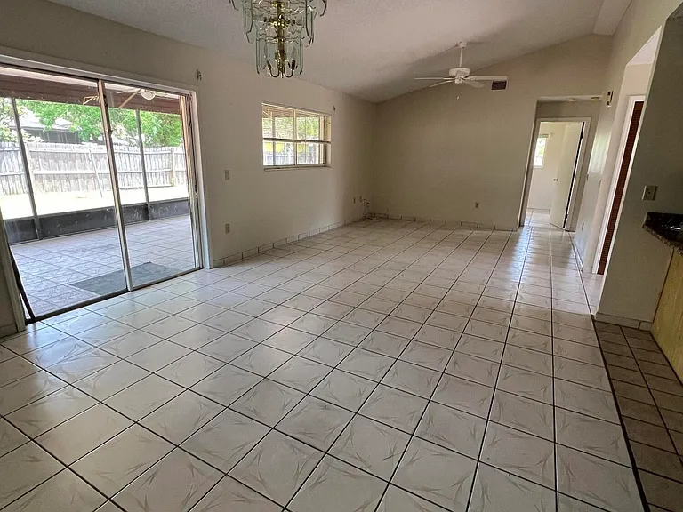 6485 Manila Dr — Photo 5