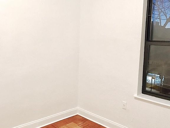 2nd image of 4545 48th St APT 3E