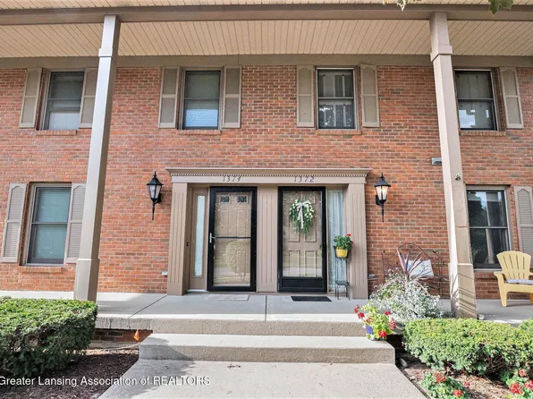 1372 Chartwell Carriage Way N, East Lansing, MI 48823