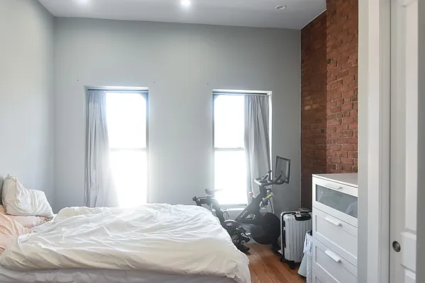 Rented by The Agency | media 22