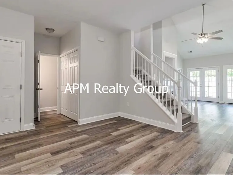 408 Summit Sq — Photo 11