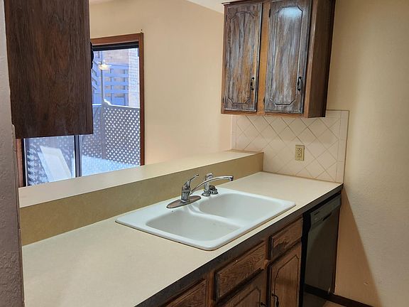 5th image of 412 N Oakwood Rd APT 101