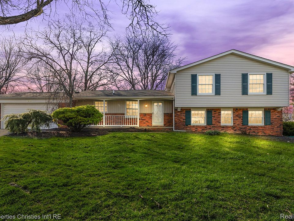1st image of 28605 Kendallwood Dr