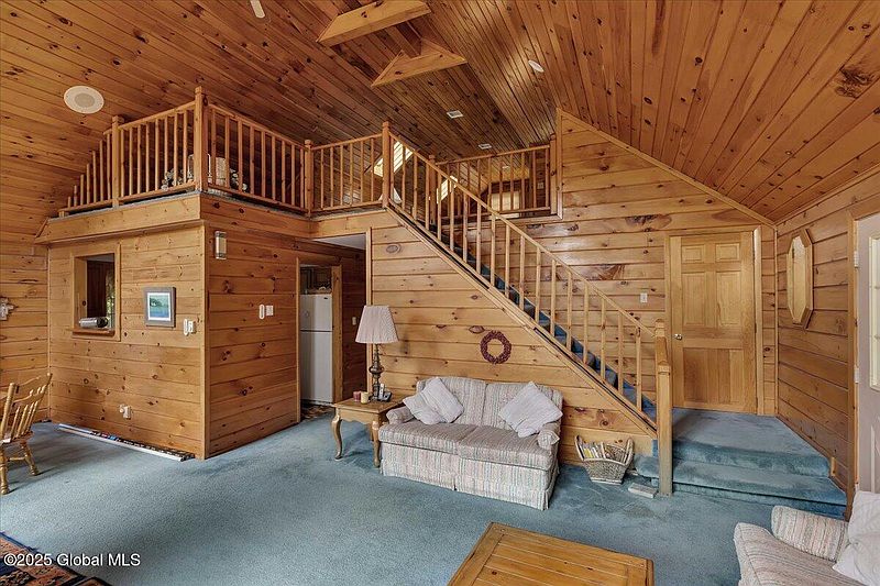 4th image of 1281 Hadley Hill Road