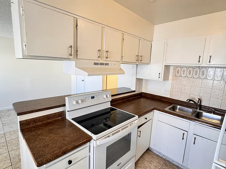 3356 Sylvia St #2 — Photo 9