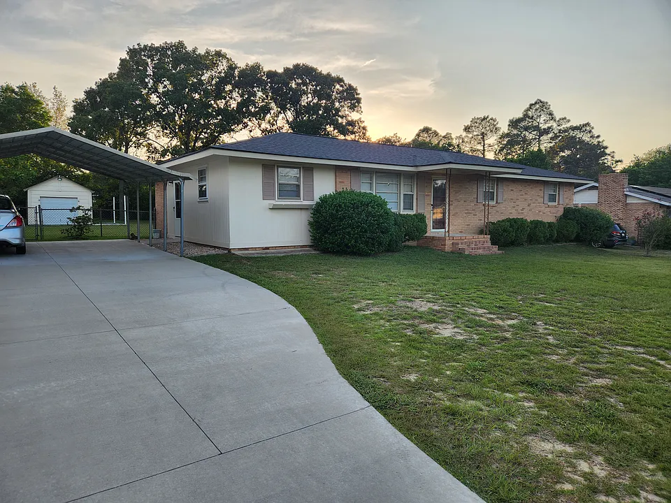 1003 Greenleaf Rd