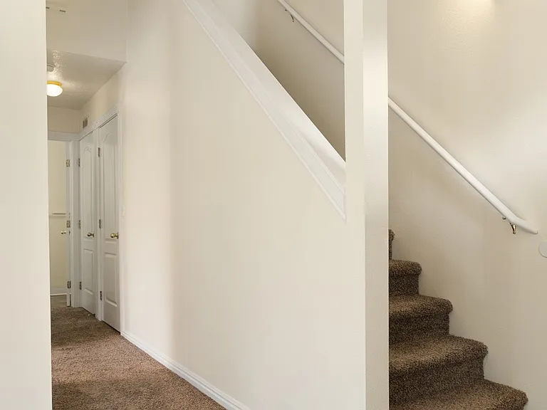 17 N Sugar St #103 — Photo 12