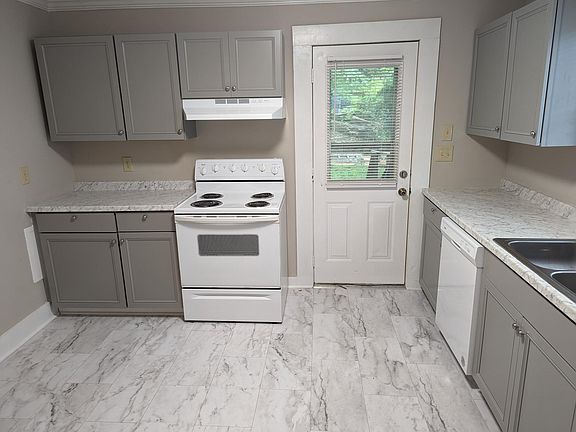 2nd image of 418 Woods Ave SW #4