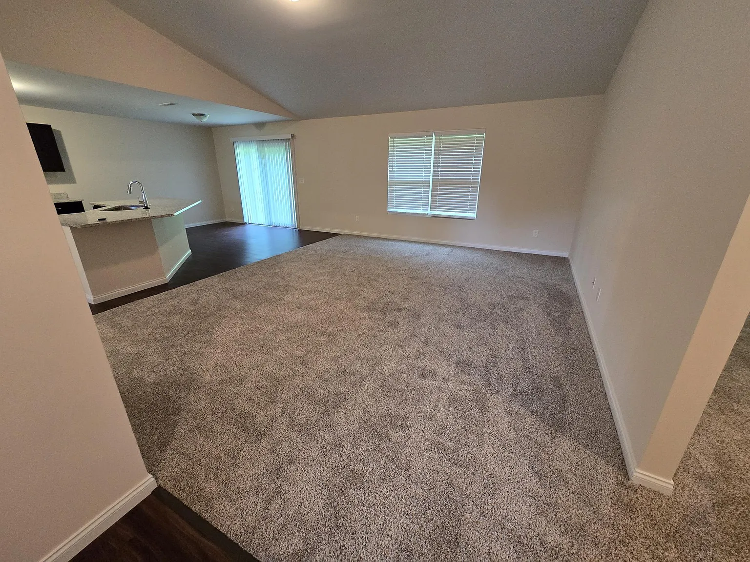 3 bed, 1500 sqft, $2,200 — Photo 2