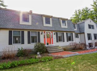 9 Bartlett Rd, Kensington, NH 03833