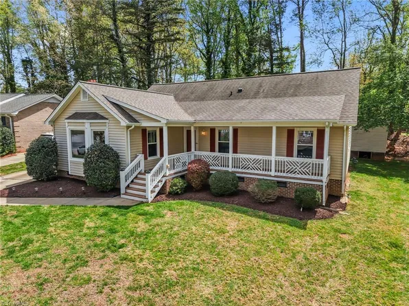 1611 Maple Ridge Ct, Greensboro, NC 27455