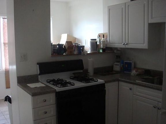 2nd image of 2110 W Cuyler Ave #2
